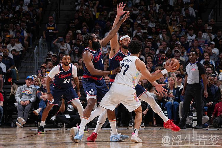 4月30日季后赛：掘金对阵快船 精彩回顾